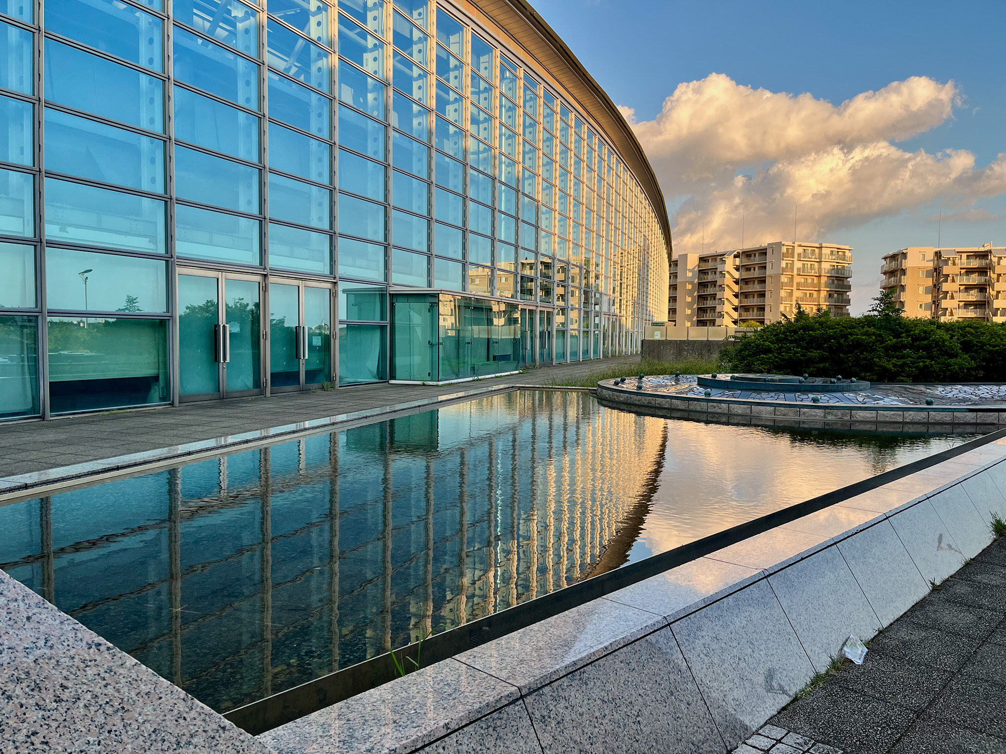 横浜国際プール水の回廊（Water Corridor）